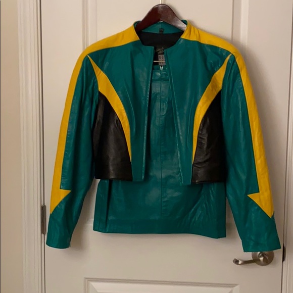 Beautiful 2 piece leather jacket and mini skirt